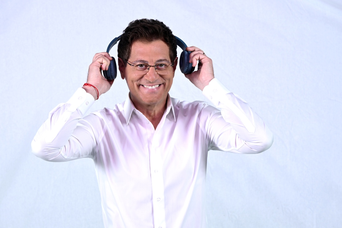 Enrico Papi nello show televisivo "Sarabanda"