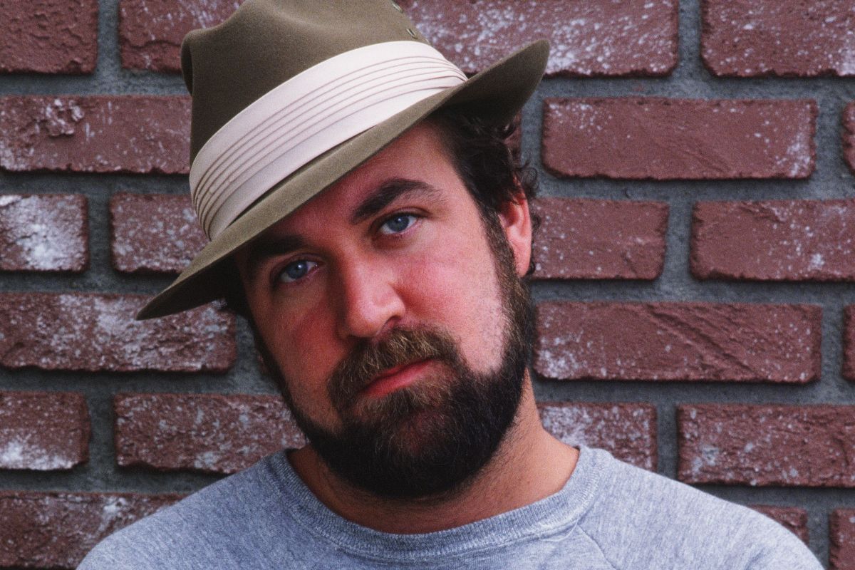 Il cantante e musicista Michael Sembello posa durante una sessione fotografica a Los Angeles, California, nel 1986. Sembello è autore e interprete delle canzoni principali del film Flashdance e della serie televisiva Baywatch.