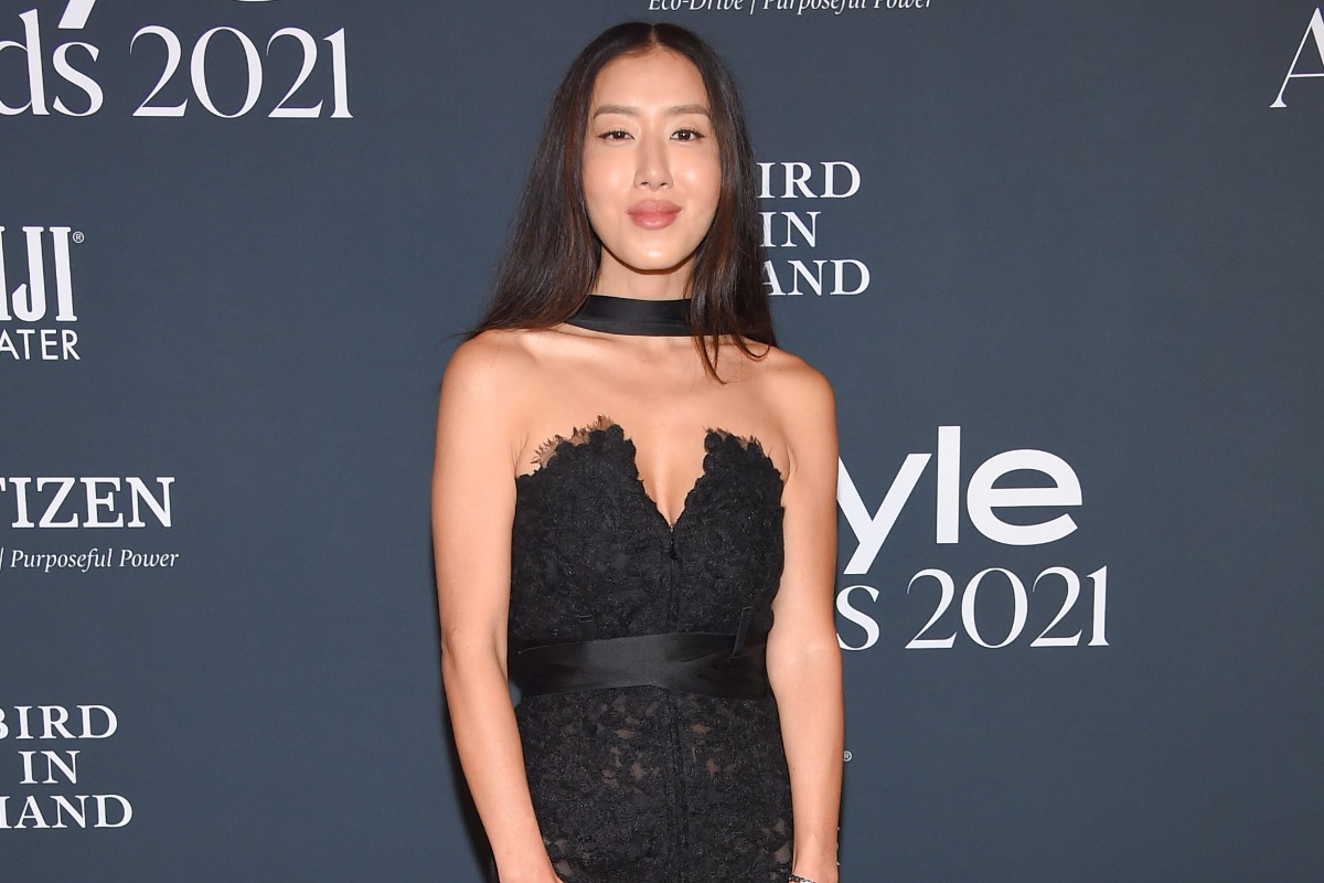 Nina Park arriva a Los Angeles, California, per gli InStyle Awards il 15 novembre 2021