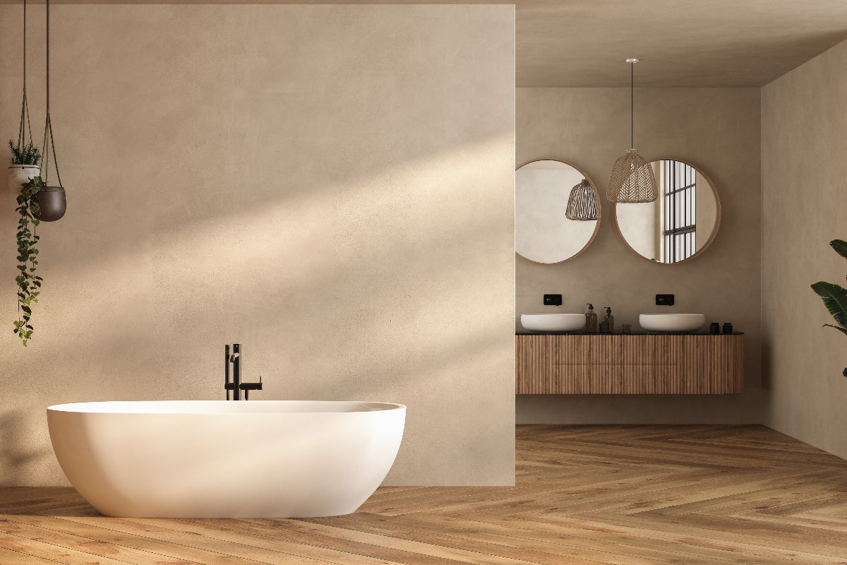 Bagno di design con ampia vasca