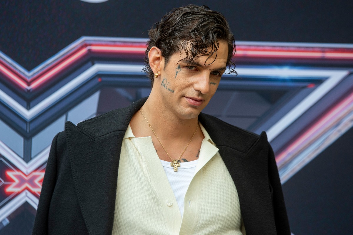 Un primo piano di Achille Lauro a X Factor 2025
