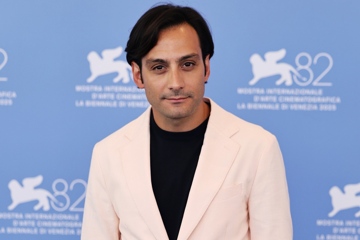 Valentino Mannias partecipa al photocall del film Il Mostro durante l’82ª Mostra Internazionale d’Arte Cinematografica di Venezia, il 4 settembre 2025 a Venezia, Italia.