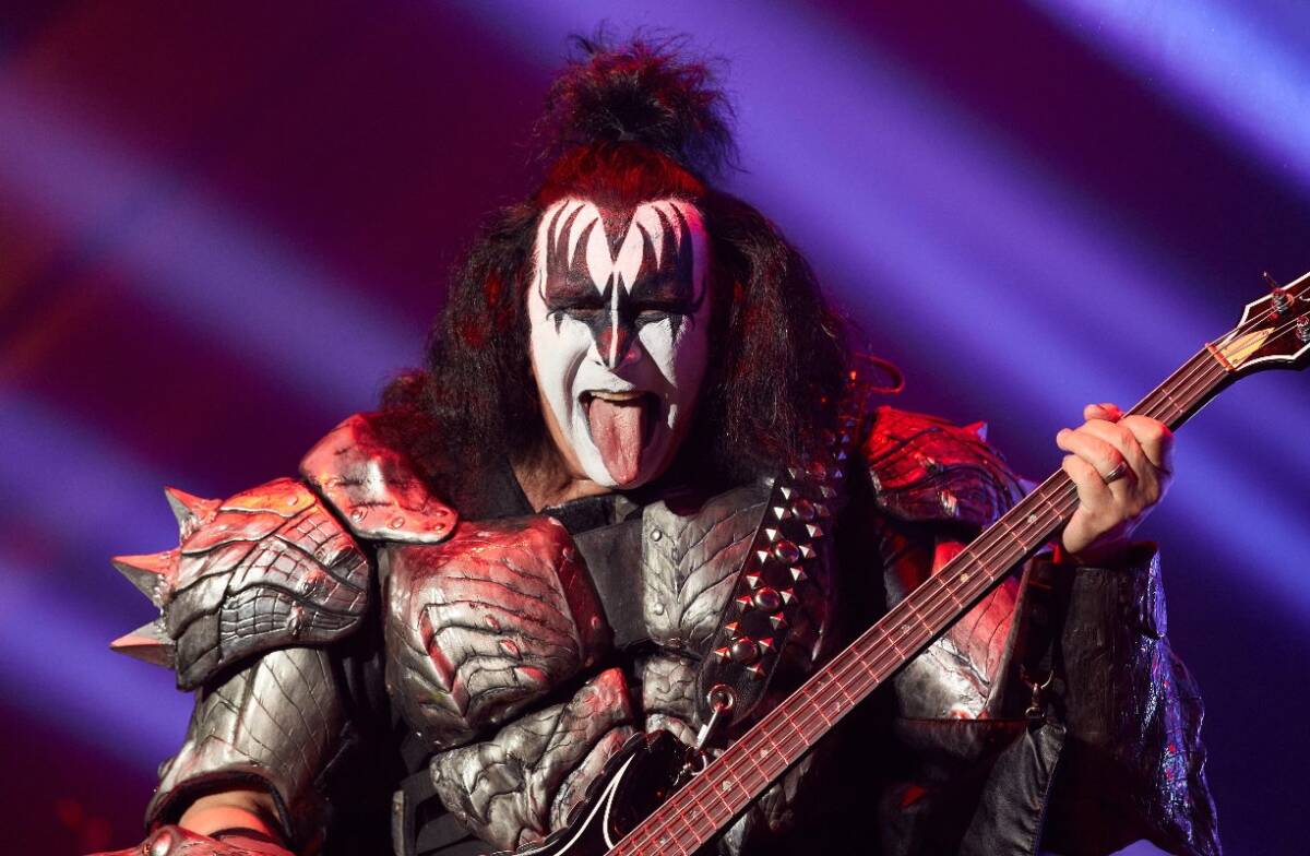 Paura per lo storico volto dei Kiss: ricoverato d’urgenza dopo un incidente stradale