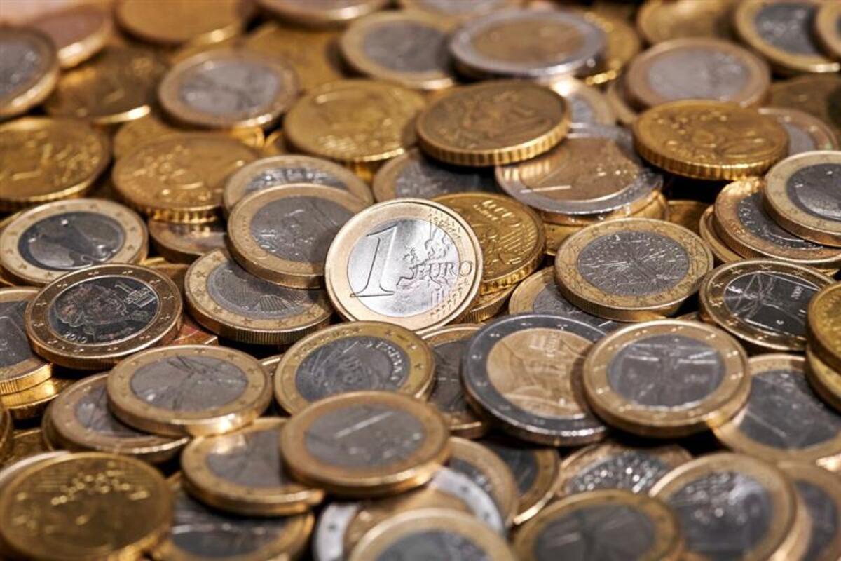 Parecchie monete da 1 euro