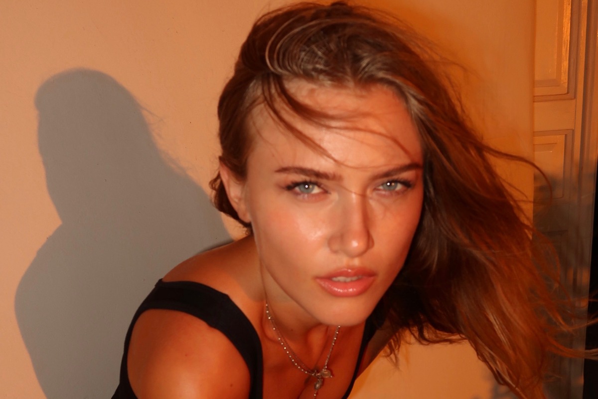 Un primo piano di Xhovana