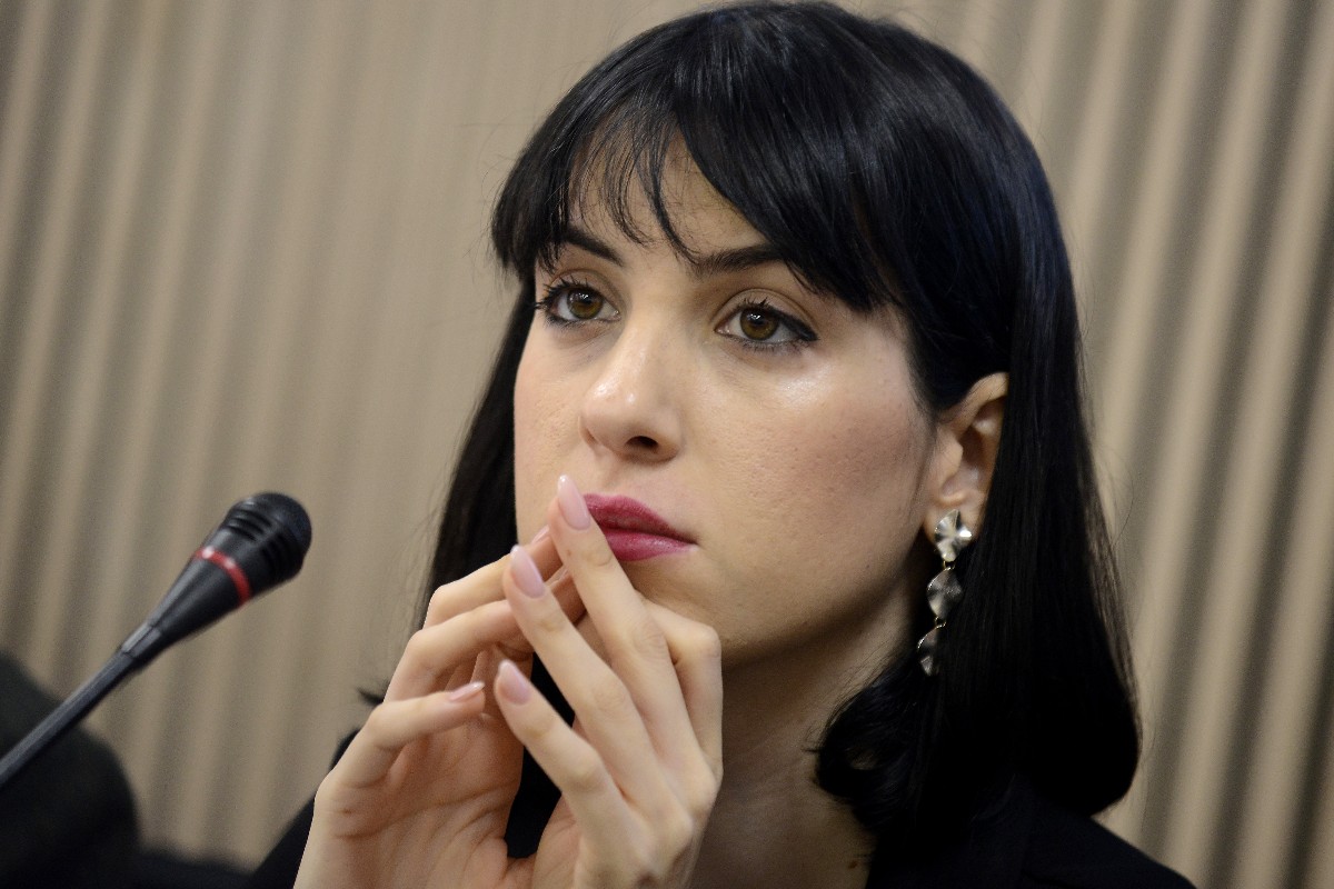 Benedetta Sabene durante una conferenza stampa di presso la FNSI