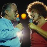 Gino Paoli e Ornella Vanoni immortalati a Roma, Italia, nel 1982