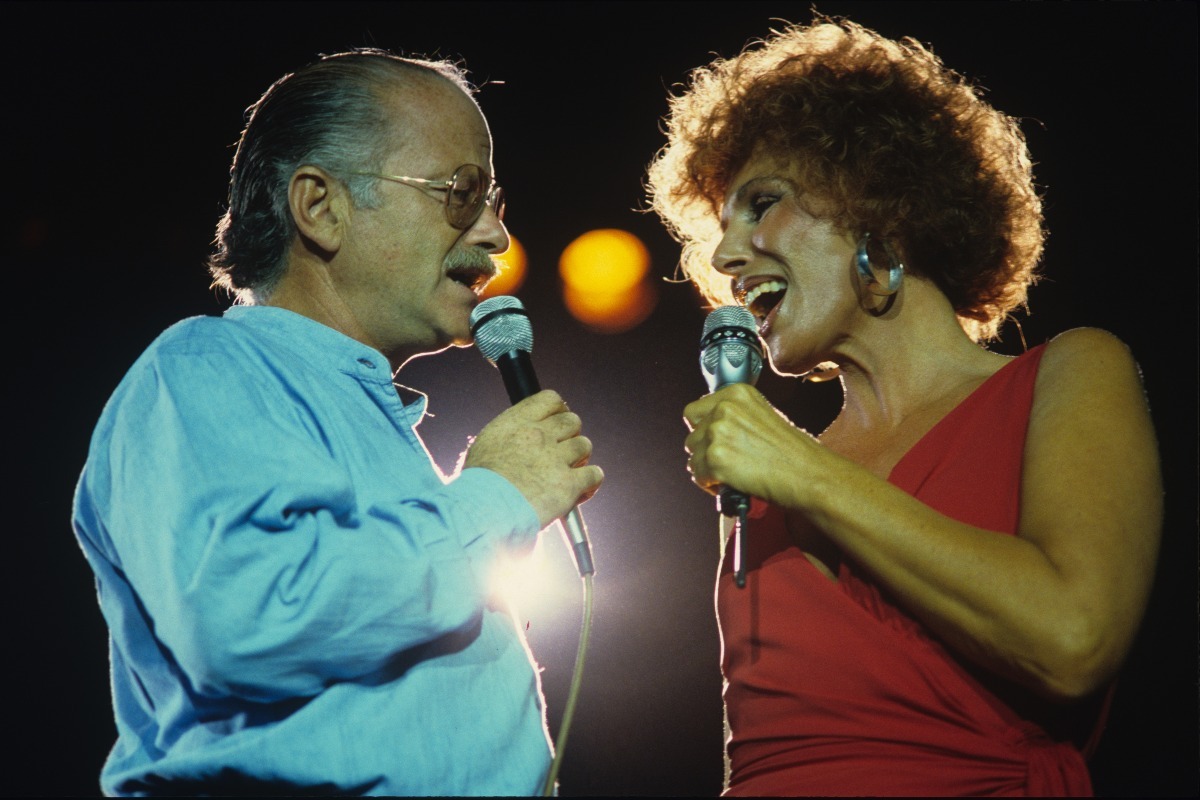 Gino Paoli e Ornella Vanoni immortalati a Roma, Italia, nel 1982