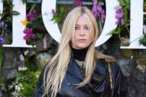 Clementine Poppy De Vere Drummond partecipa alla sfilata Dior Cruise 2025