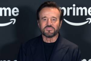 Christian De Sica posa per i fotografi all’evento Prime Video
