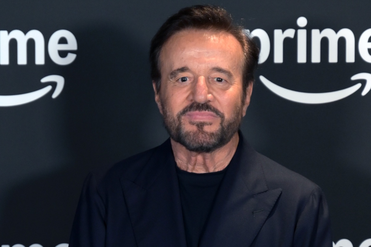 Christian De Sica posa per i fotografi all’evento Prime Video