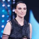 La cantante Arisa ripresa sul palco del Palafiori durante la finale di Sanremo Giovani.
