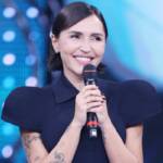 La cantante Serena Brancale ripresa sul palco del Palafiori alla finale di Sanremo Giovani.