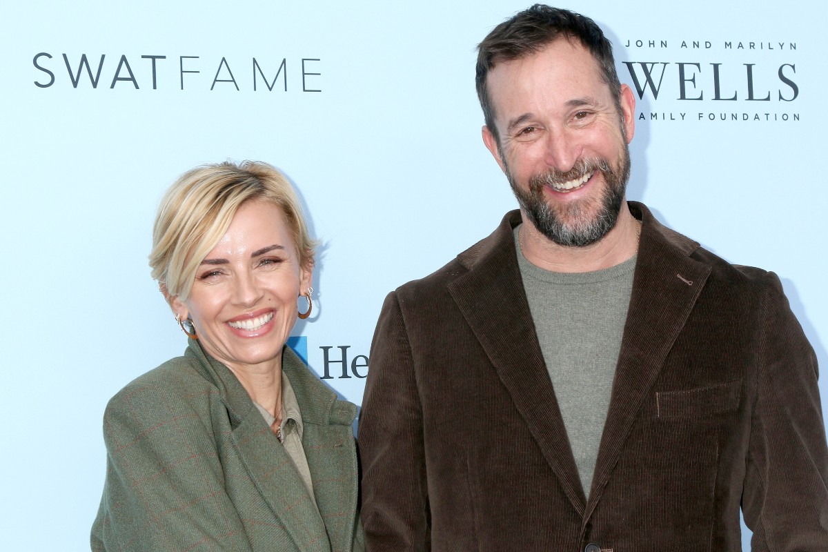 Sara Wells e Noah Wyle, in foto insieme, al brunch del Rape Treatment Center 2025, Skirball Center, 26 ottobre 2025, Los Angeles, CA