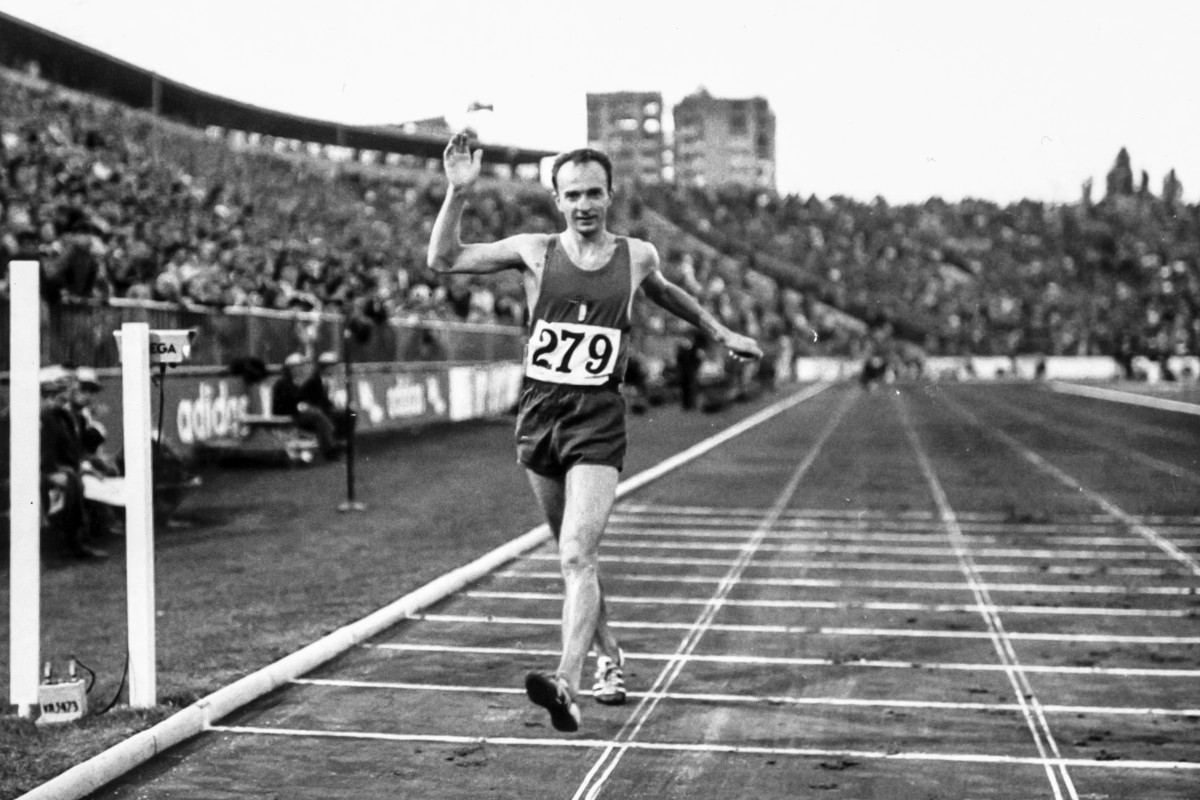 Abdon Pamich, vincitore dei 50 km di marcia, 1962. (Foto di: Universal Archive/Universal Images Group via Getty Images)