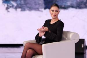 Belen Rodriguez in total black ospite a Che Tempo che Fa