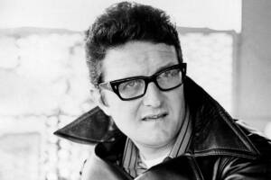 Jimmy Fontana posa sorridente