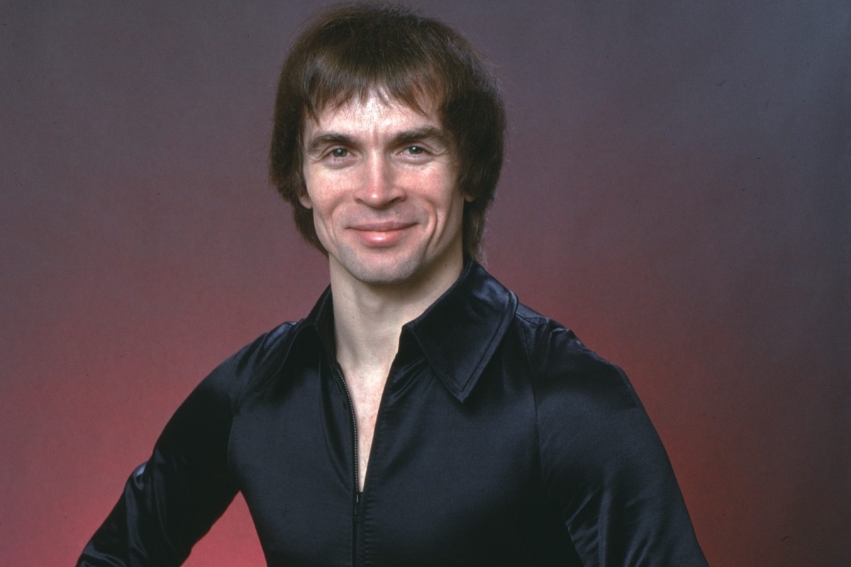 Un ritratto di Rudolf Nureyev, danzatore di balletto e danza moderna nato in Unione Sovietica, fotografato a New York il giorno di Natale del 1975. (Foto di Jack Mitchell/Getty Images)