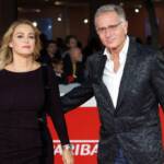 Sonia Bruganelli e Paolo Bonolis sfilano sul red carpet di “Ora Tocca A Noi - Storia Di Pio La Torre”