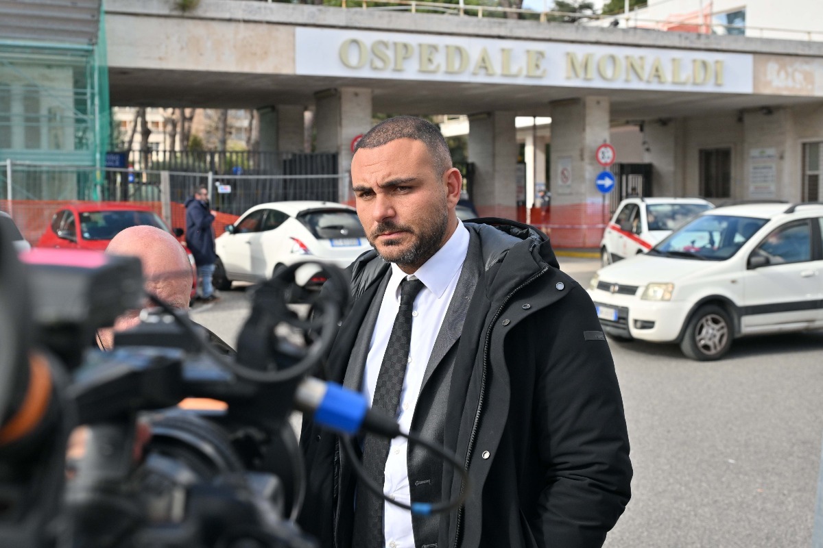 Francesco Petruzzi avvocato della famiglia del bimbo, 18/02/2026 Napoli. Esterni Ospedale Monaldi. credito: Felice De Martino / AGF
