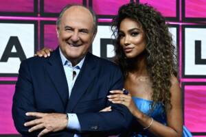 Gerry Scotti e Samira Lui a La Ruota della Fortuna