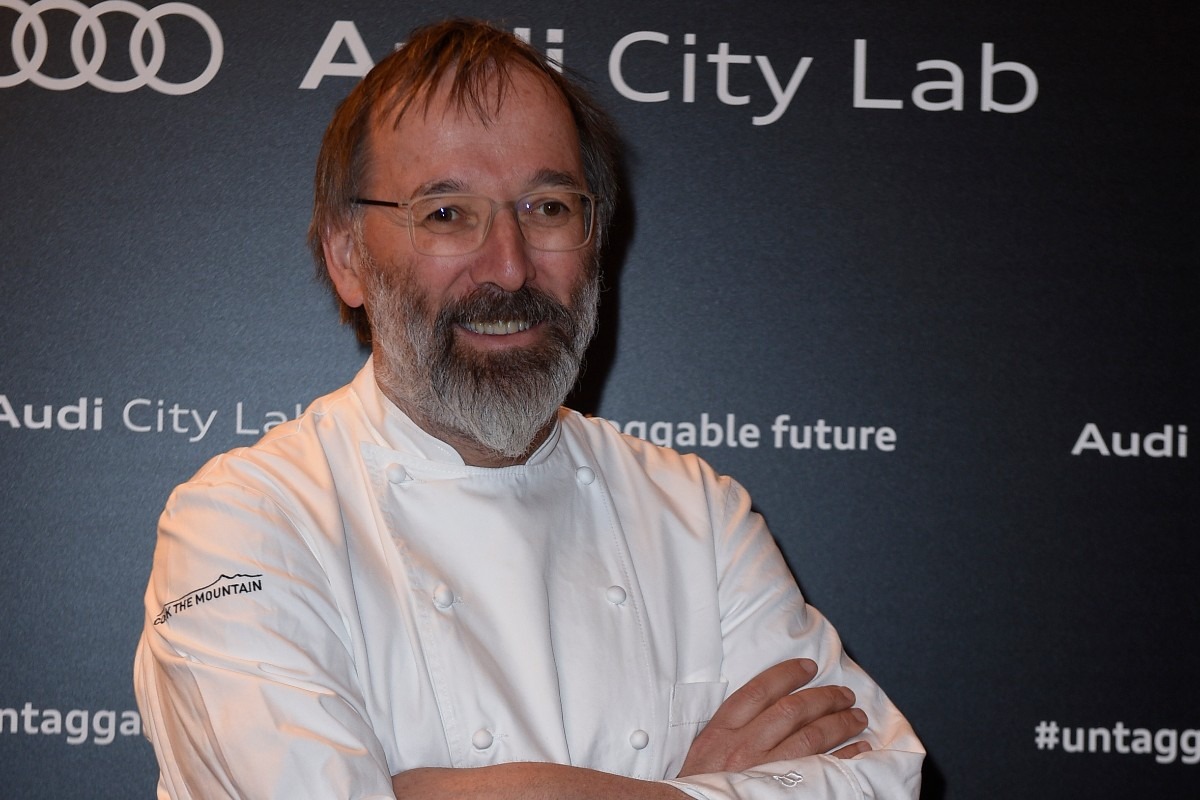 Norbert Niederkofler posa all'Audi City Lab, Torre Velasca, 12 Aprile 2016 a Milano, Italia.  (Photo by Pietro D'aprano/Getty Images)