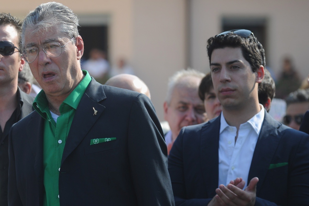Umberto Bossi e Renzo Bossi partecipano al funerale di Cesarino Monti