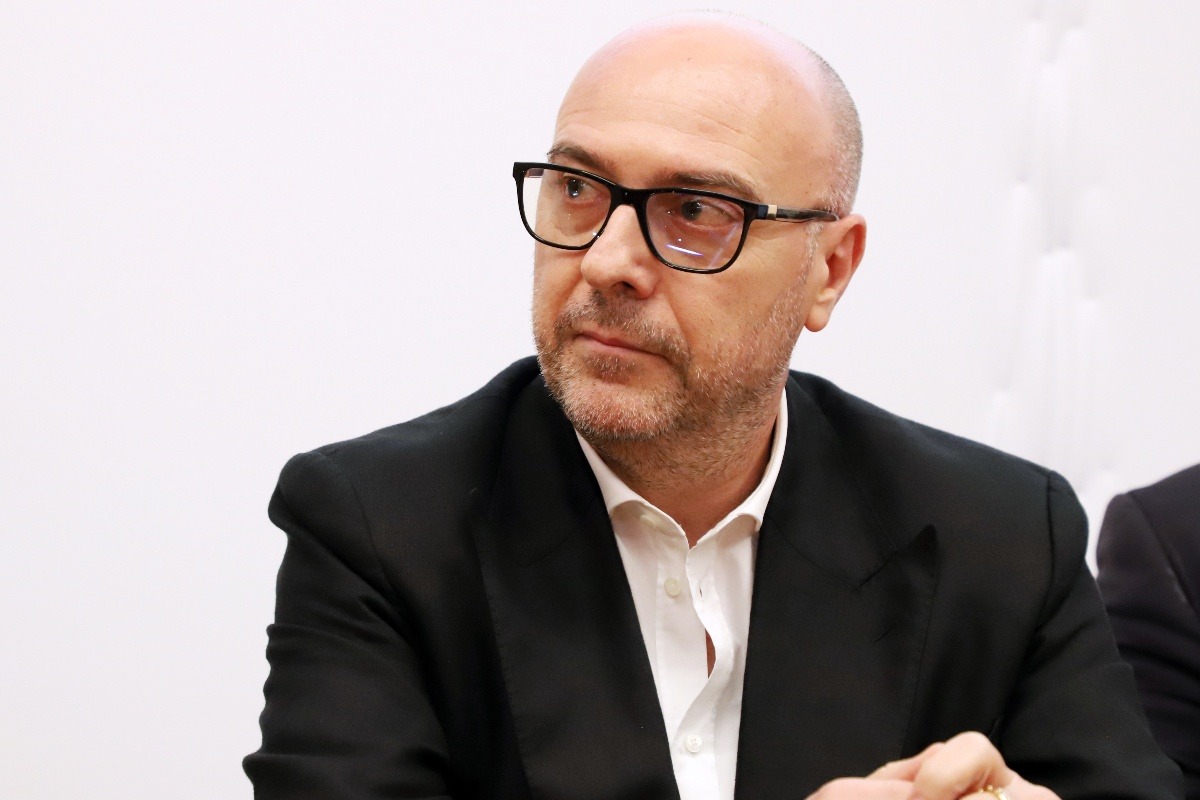 Alfonso Dolce durante la conferenza stampa relativa agli eventi annuali di Alta Moda, 6 luglio 2023, Bari, Italia. (Foto di Donato Fasano/GC Images)