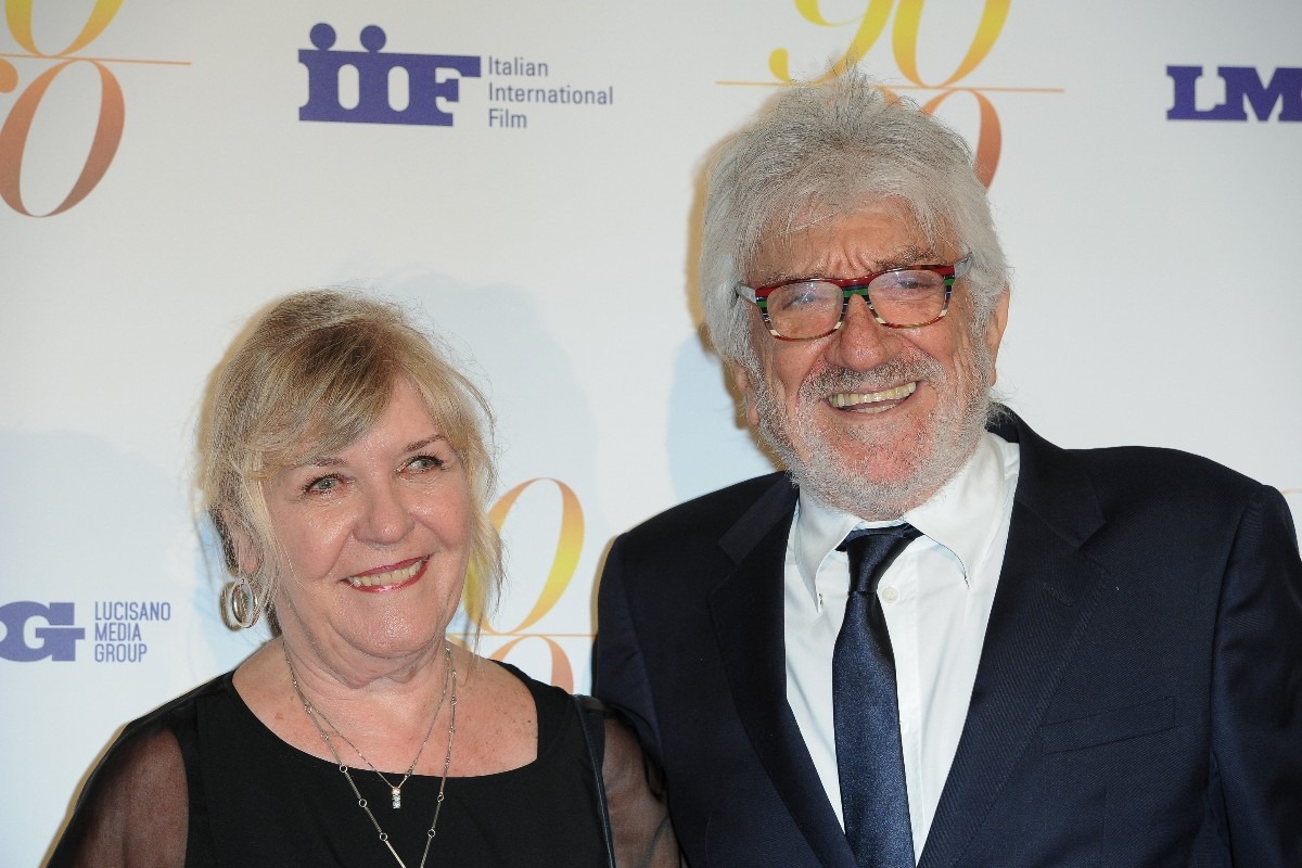 Gigi Proietti e sua moglie Sagitta Alter durante l’evento 60/90 organizzato per celebrare i 60 anni di carriera e i 90 anni del produttore cinematografico italiano Fulvio Lucisano