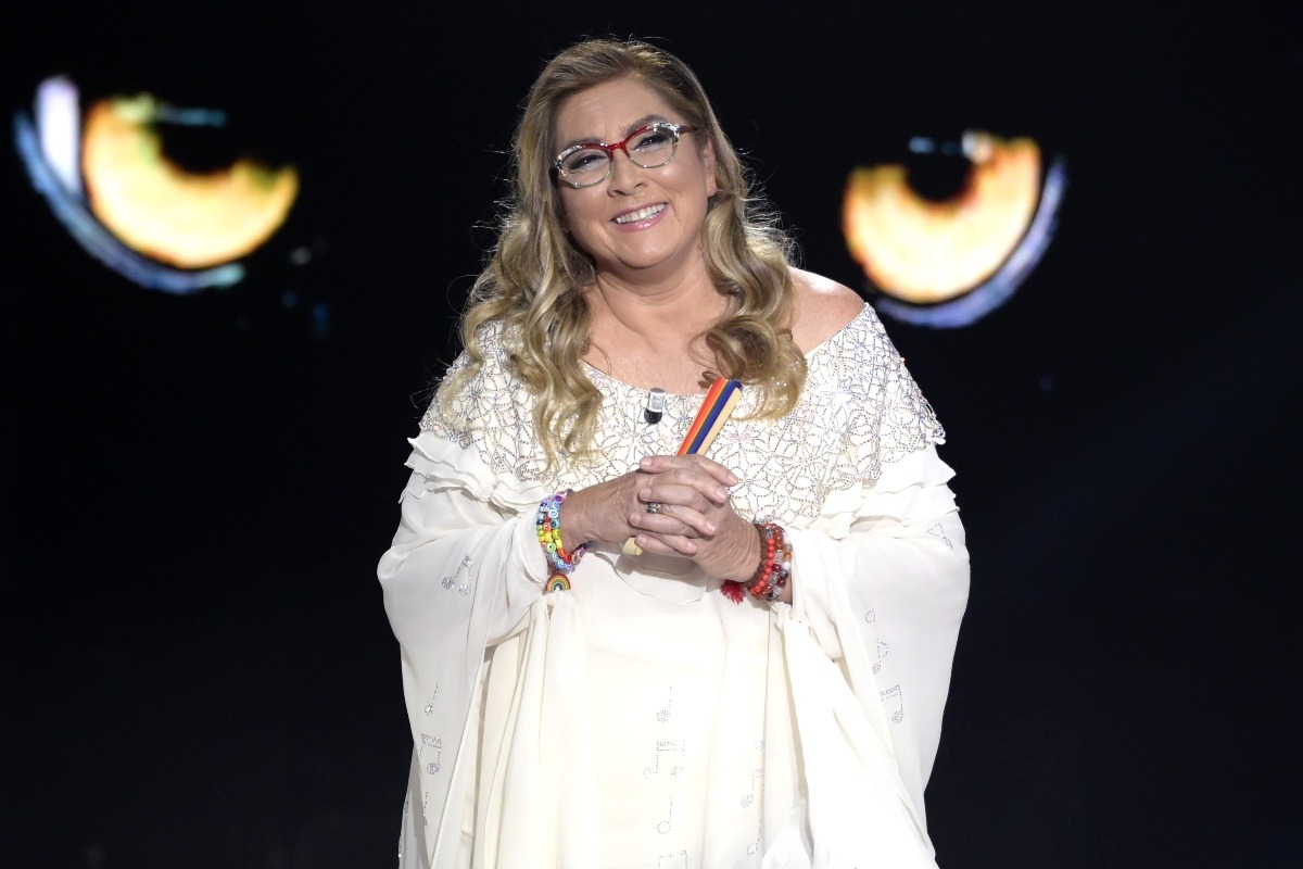 Romina Power vestita di bianco ospite a Belve