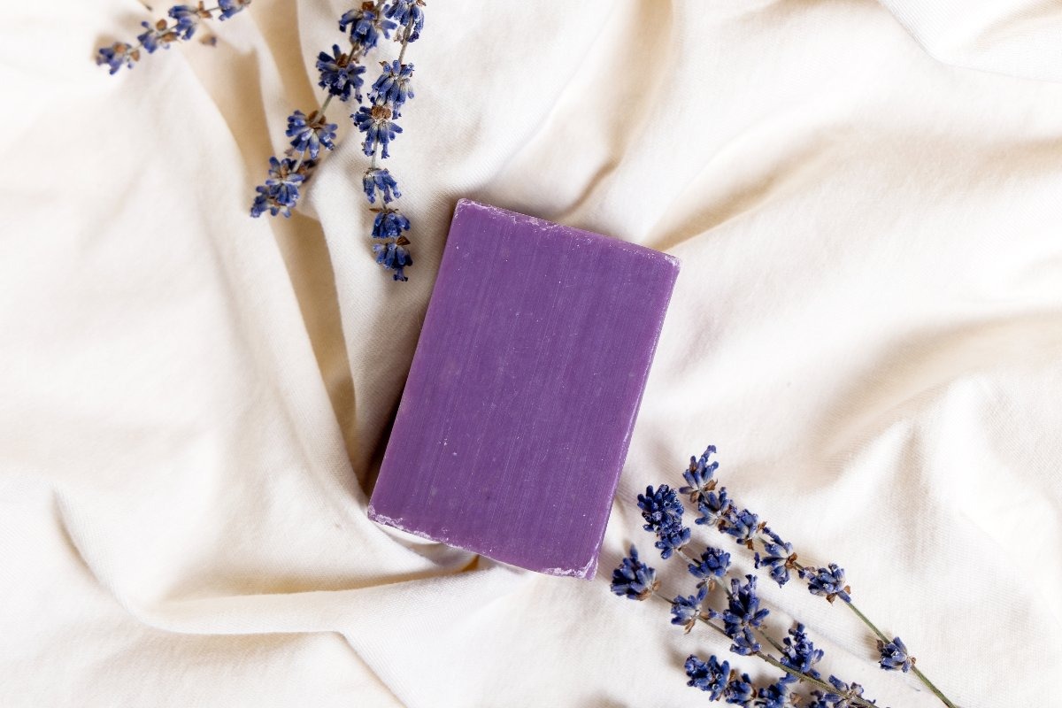 Un sapone alla lavanda viola