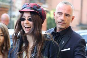 Eros Ramazzotti fotografato nel giorno del suo compleanno insieme ad Aurora Ramazzotti