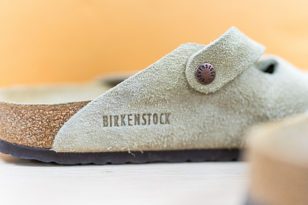 Le ciabatte Birkenstock grigie