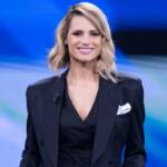 Michelle Hunziker presenta il programma Super Karaoke