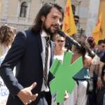 Michele Sodano, del M5S, alla manifestazione "Io coltivo", Camera dei Deputati in Piazza Montecitorio per chiedere la liberalizzazione della cannabis, 25 Giugno 2020, Roma, Italia. (Foto di Simona Granati - Corbis/Getty Images)
