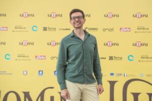 Andrea Moccia posa al photocall durante la 55ª edizione del Giffoni Film Festival 2025