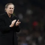 Franco Baresi a San Siro applaude ai tifosi