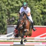 Gianni Govoni in sella a Lucaine durante la Milano San Siro Jumping Cup
