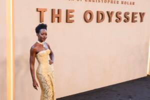 Lupita Nyong'o sul red carpet della première newyorkese di The Odyssey