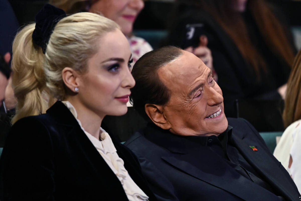 Marta Fascina spiazza tutti: si è tatuata il volto di Silvio Berlusconi sul braccio, la foto