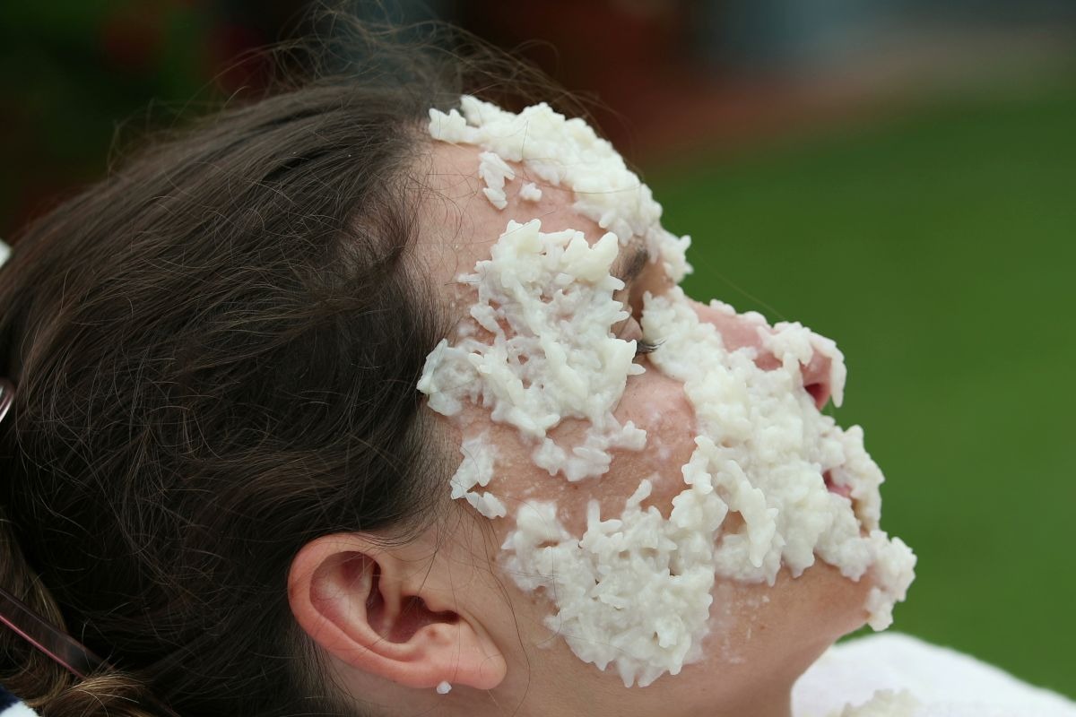 Trattamento viso a base di riso