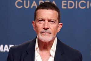 Antonio Banderas posa al photocall dei Talia Awards 2026