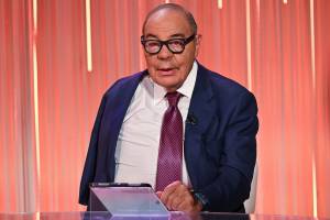 Bruno Vespa durante la trasmissione televisiva Cinque Minuti dopo l’incidente