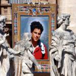 L’arazzo raffigurante il santo della Chiesa cattolica Carlo Acutis
