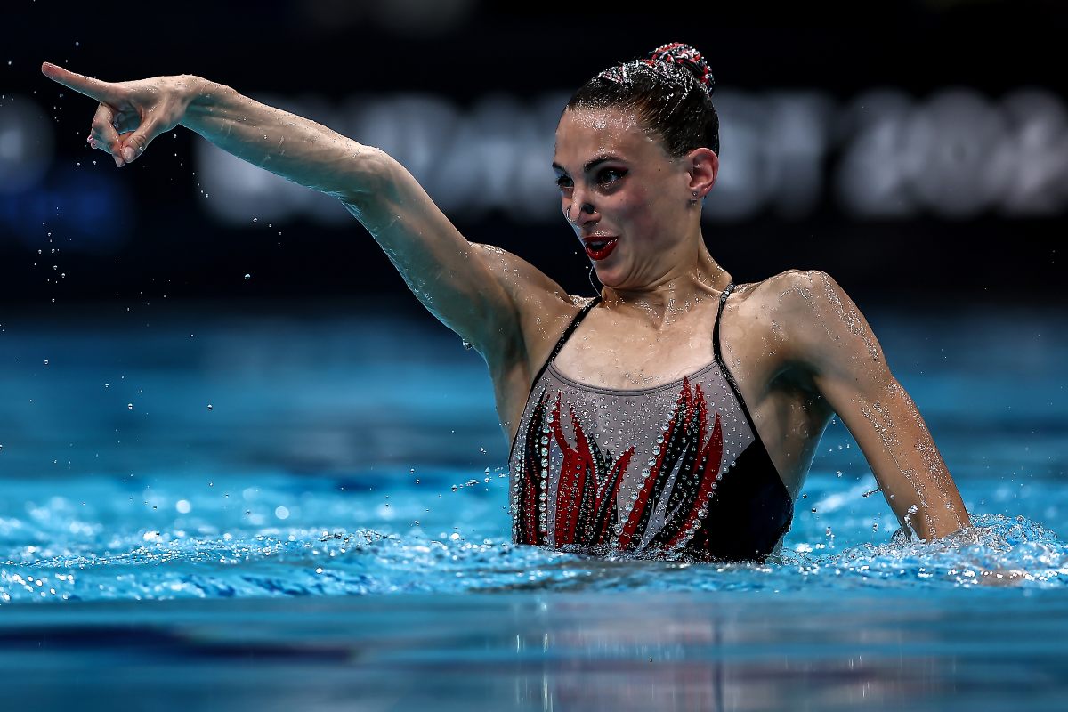 Maria Sarah Rizea durante la finale di solo libero femminile alla World Cup di nuoto artistico di Budapest 2024