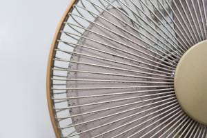 Ventilatore sporco e ricoperto di polvere