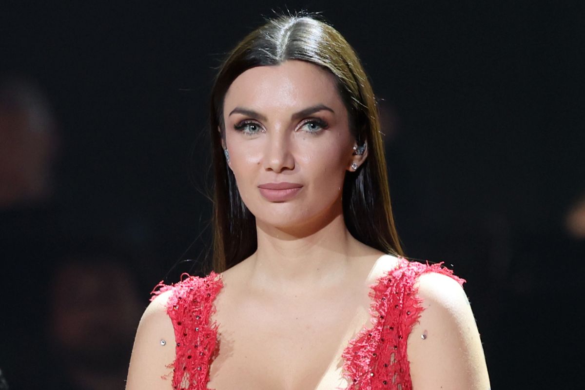 Elettra Lamborghini si esibisce durante il programma televisivo Canzonissima della Rai