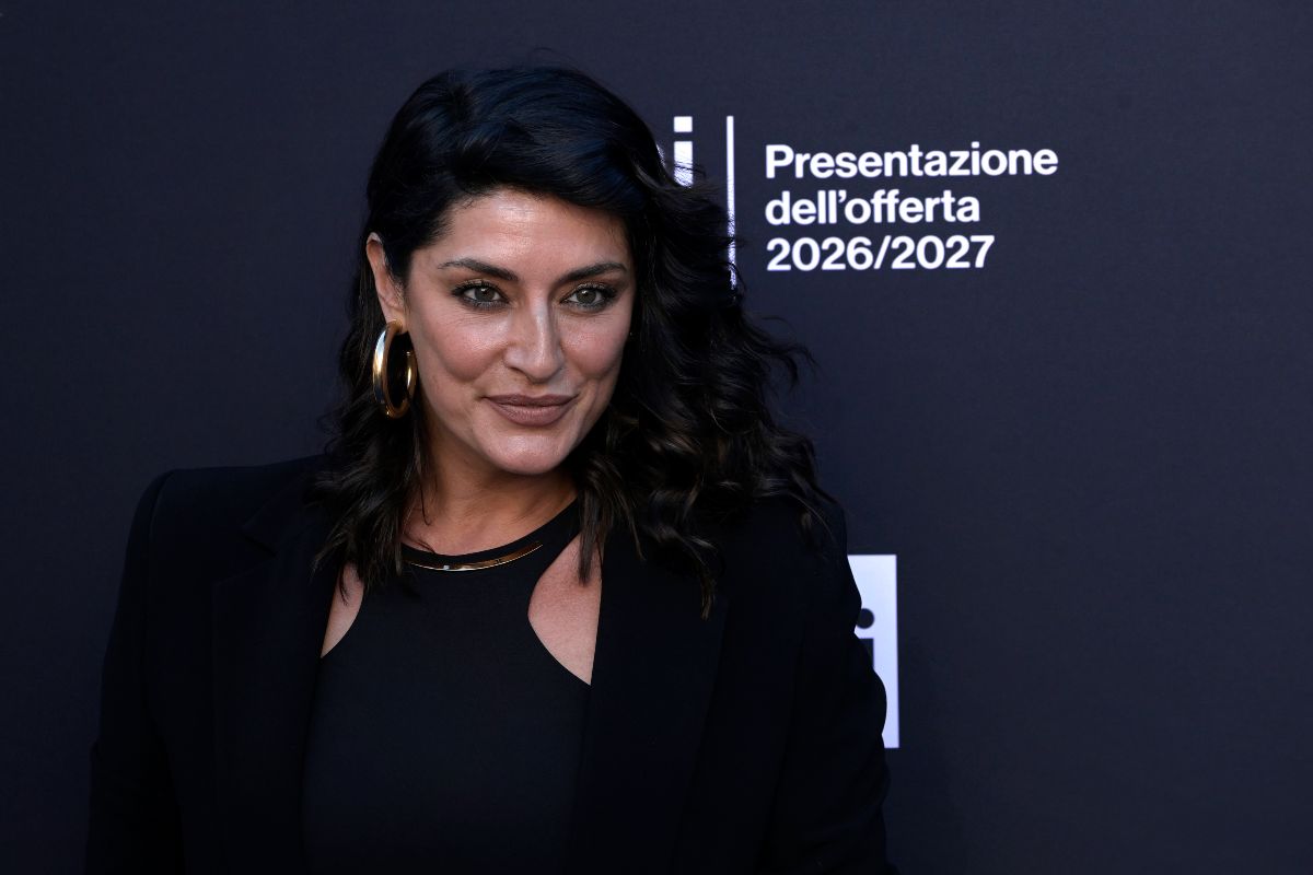 Elisa Isoardi posa per i fotografi durante la presentazione della programmazione Rai 2026/2027