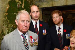 Re Carlo, Principe William e Harry in visita al Memoriale di Vimy Ridge
